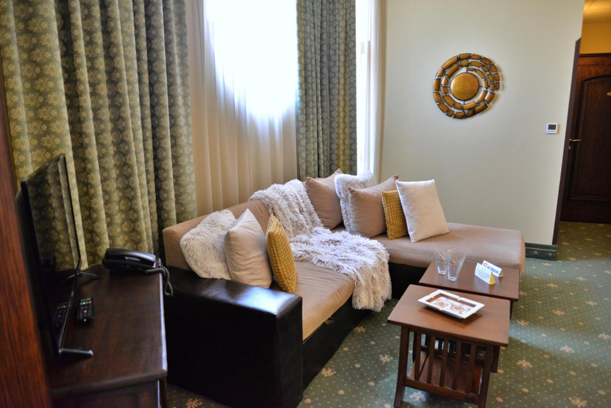 Retro Hotel Haskovo Phòng bức ảnh